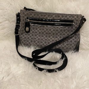 ❤️Coach black/ silver crossbody.